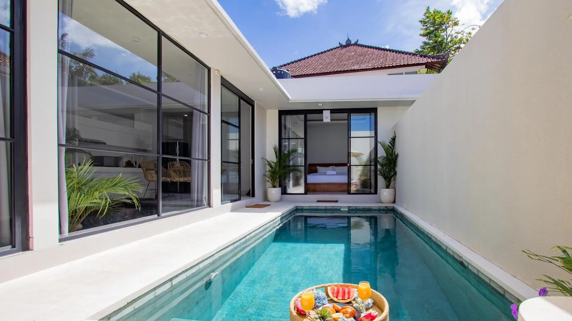 Canggu Oasis - Your Poolside Escape 2Bdr Villa Kerobokan